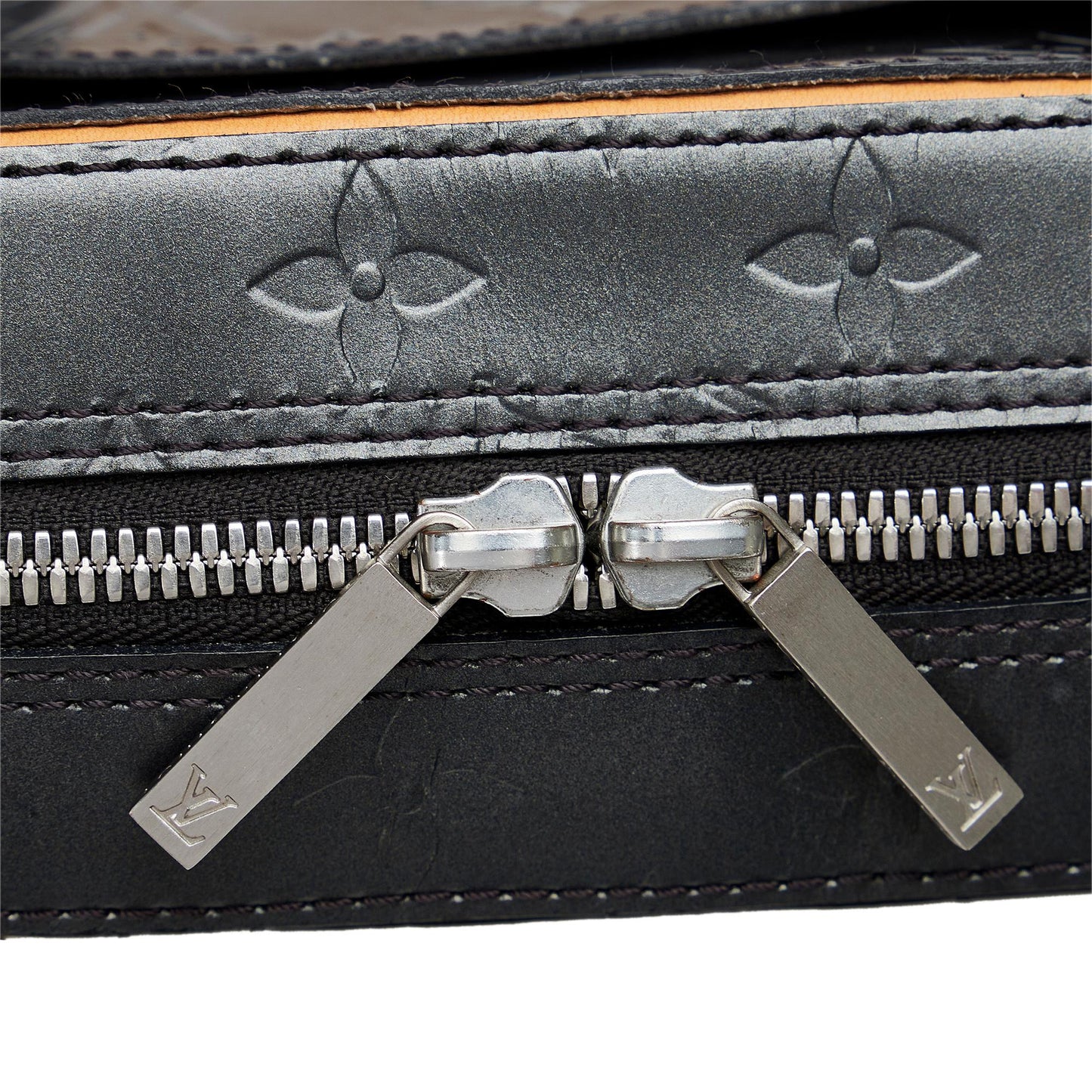 Louis Vuitton Monogram Mat Shelton (SHG-qpLV6E)