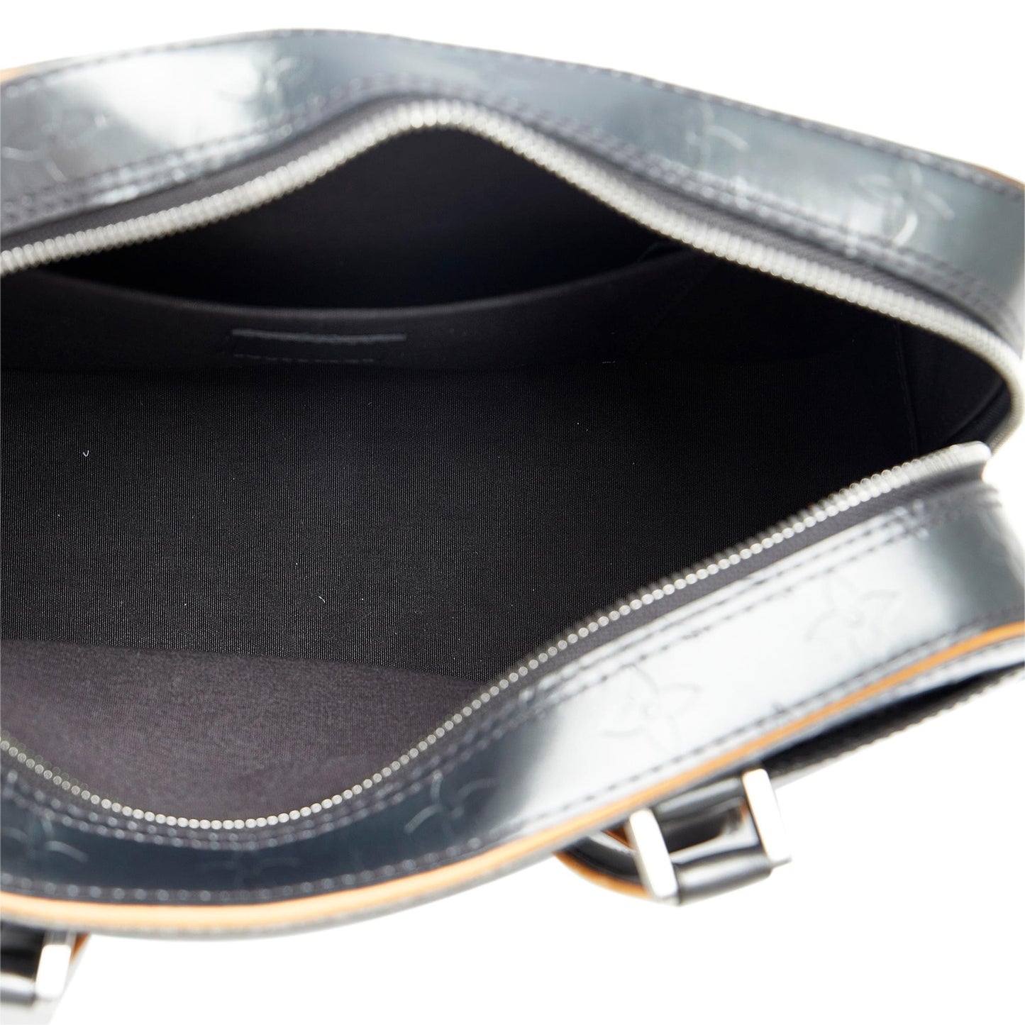 Louis Vuitton Monogram Mat Shelton (SHG-qpLV6E)