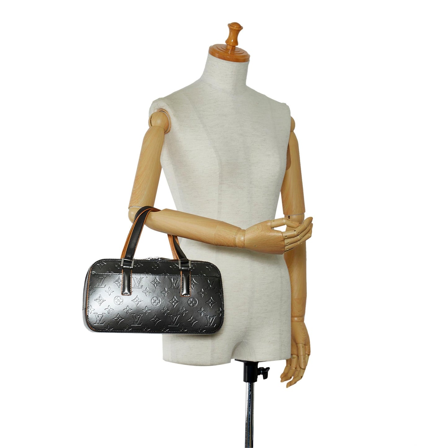 Louis Vuitton Monogram Mat Shelton (SHG-qpLV6E)