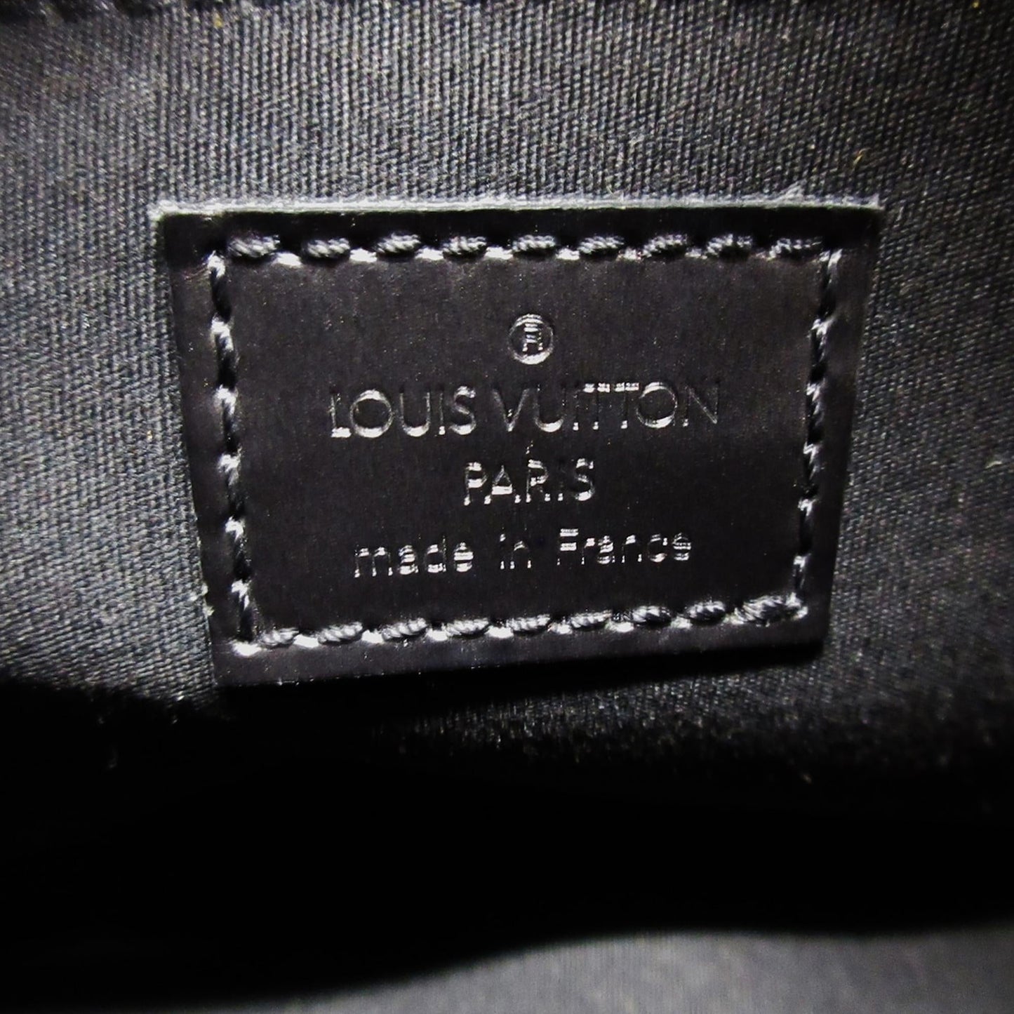 Louis Vuitton Monogram Mat Shelton (SHG-VANoDM)