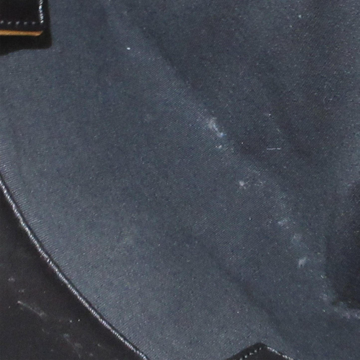 Louis Vuitton Monogram Mat Shelton (SHG-CeiygN)