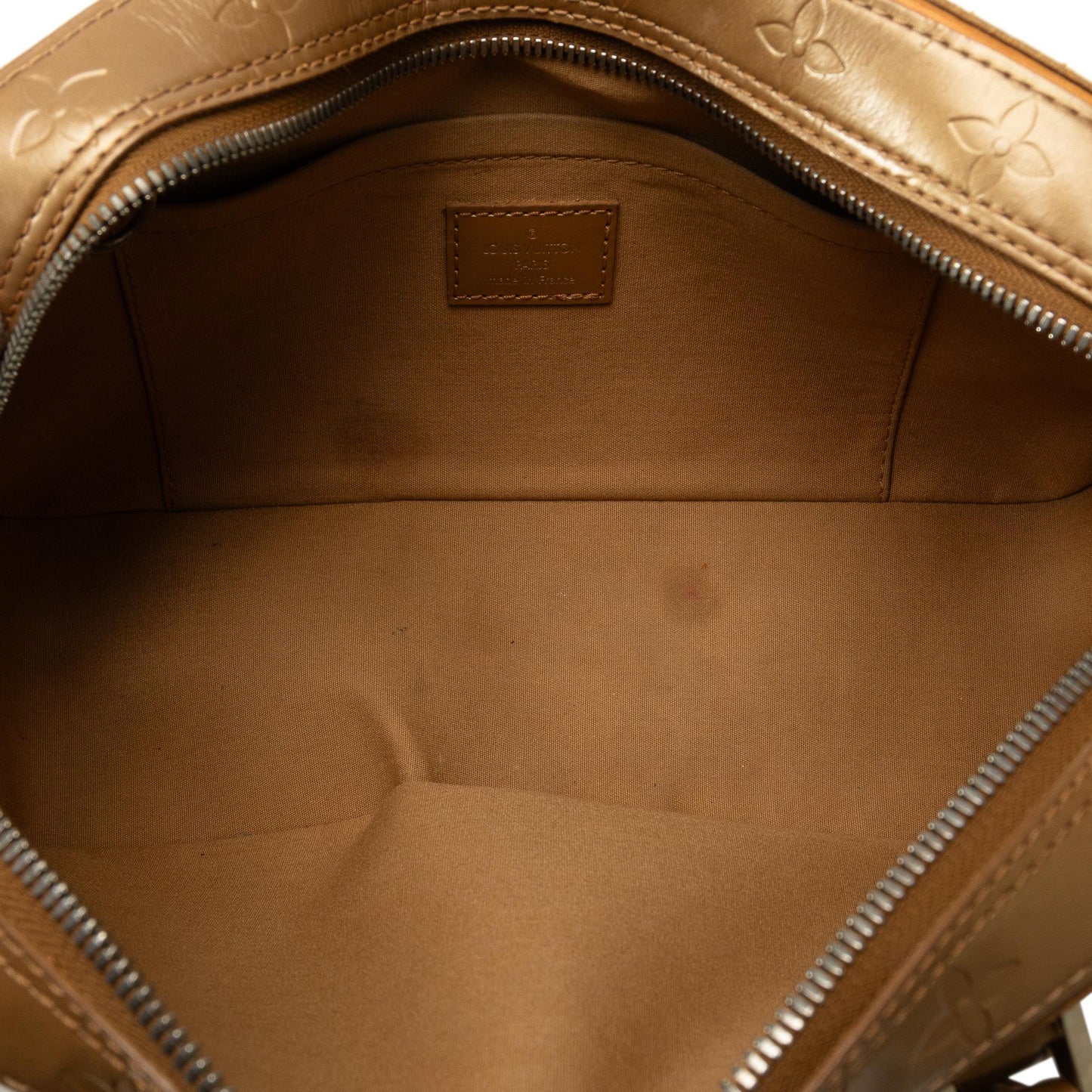 Louis Vuitton Monogram Mat Shelton (SHG-VtubuP)