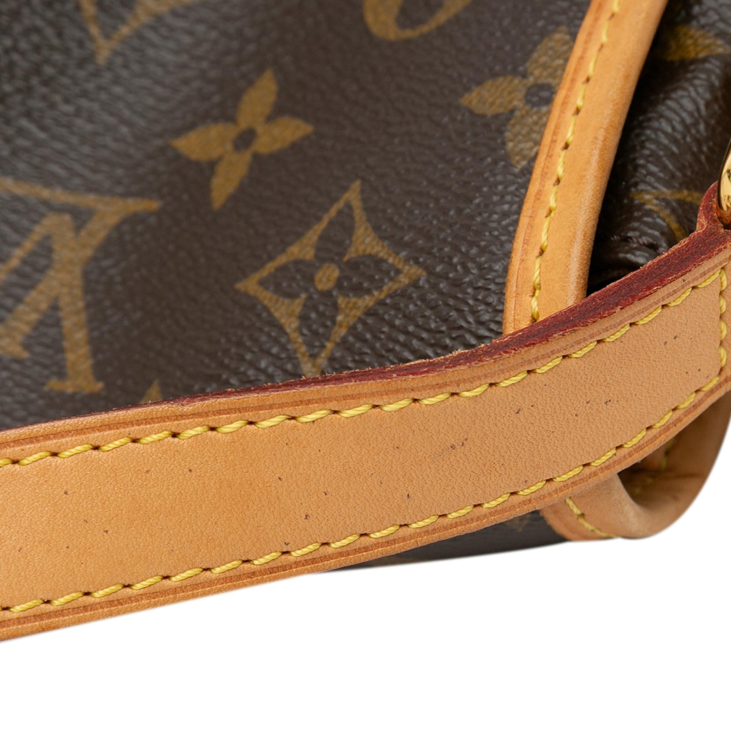 Louis Vuitton Monogram Menilmontant MM (SHG-lwdCyZ)