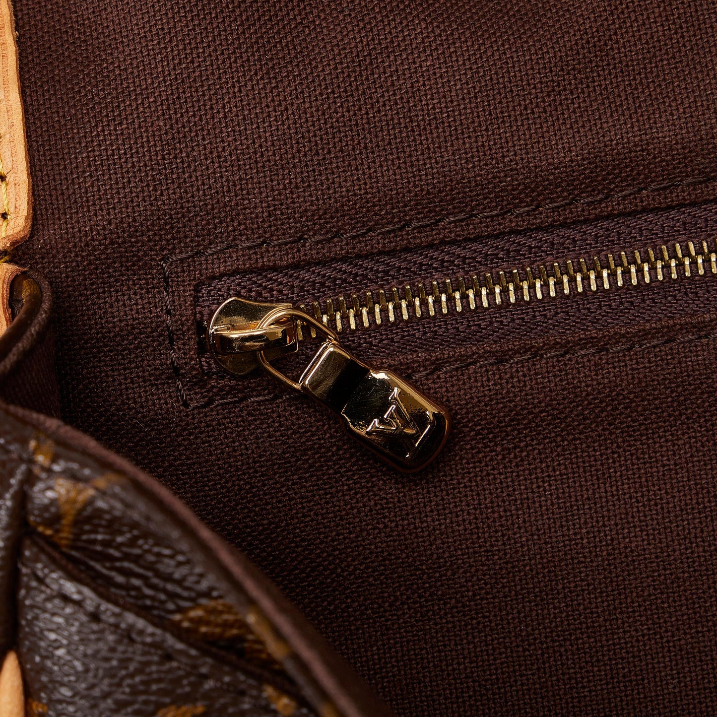Louis Vuitton Monogram Menilmontant PM (SHG-QlMJlu)