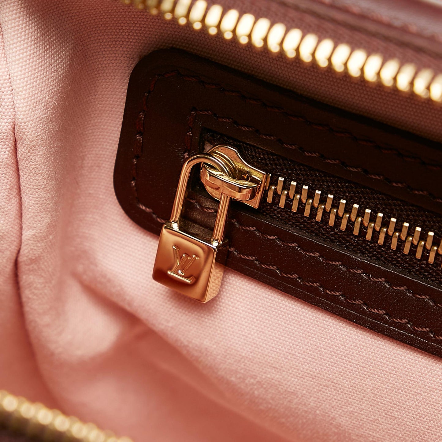Louis Vuitton Monogram Mini Lin Josephine PM (SHG-p0nDp6)