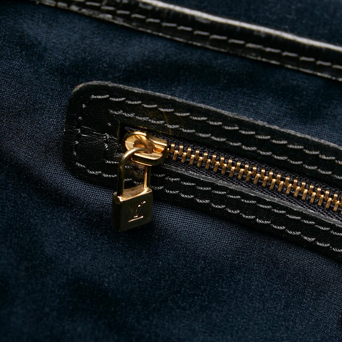 Louis Vuitton Monogram Mini Lin Lucille GM (SHG-xqV0AE)