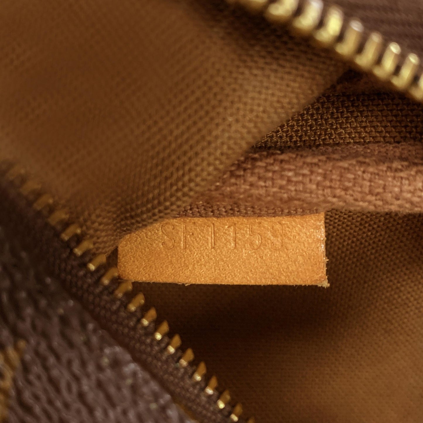 Louis Vuitton Monogram Mini Pochette Accessoires (SHG-37532)