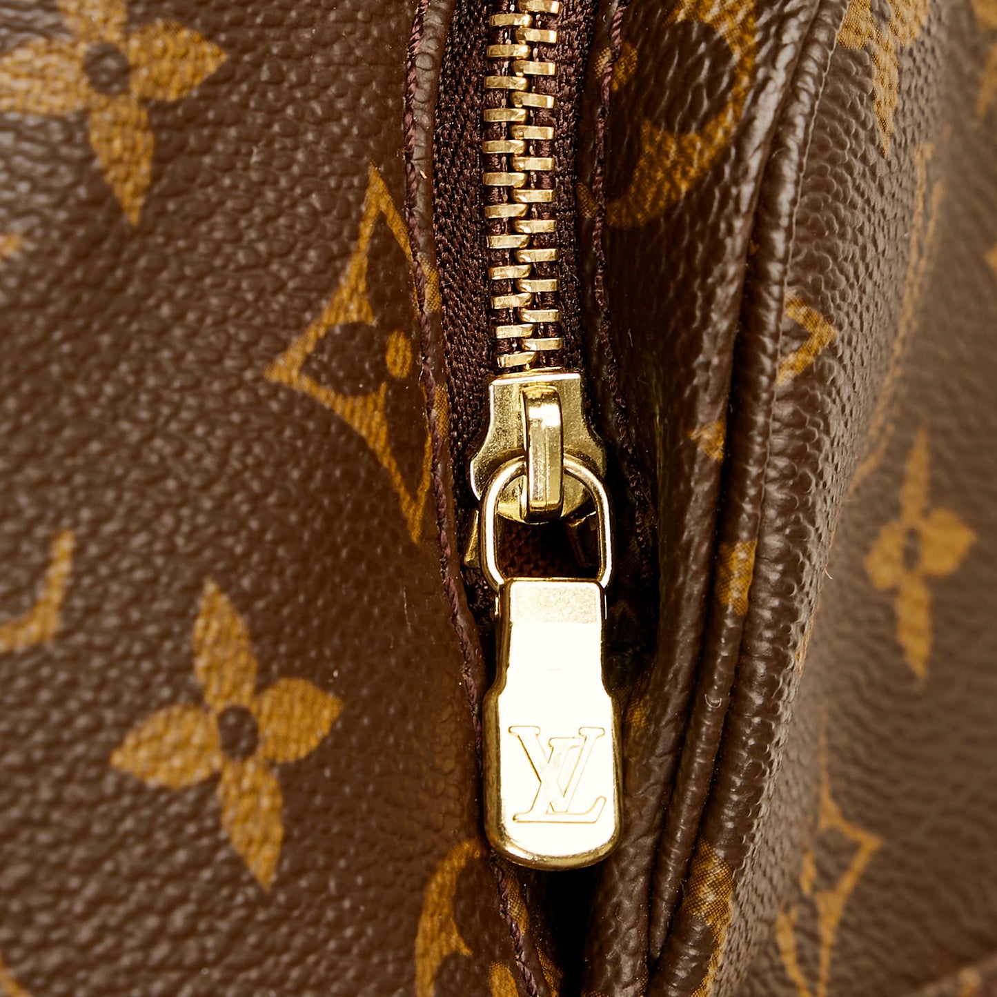 Louis Vuitton Monogram Montsouris MM (SHG-37967)