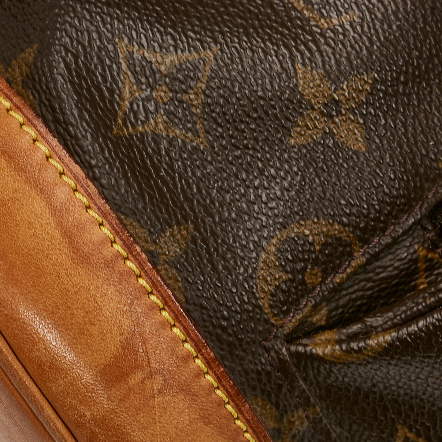 Louis Vuitton Monogram Montsouris MM (SHG-goiN7O)