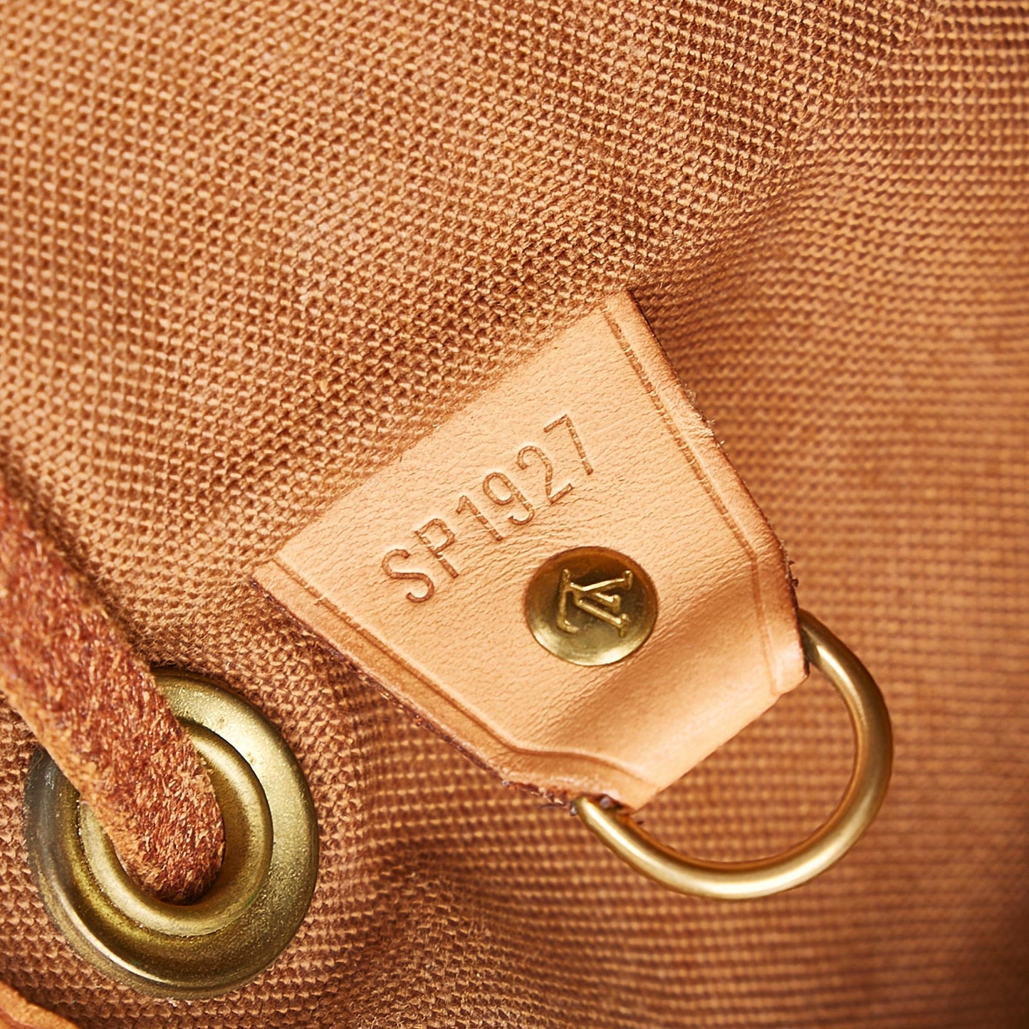 Louis Vuitton Monogram Montsouris MM (SHG-ezc3Vk)