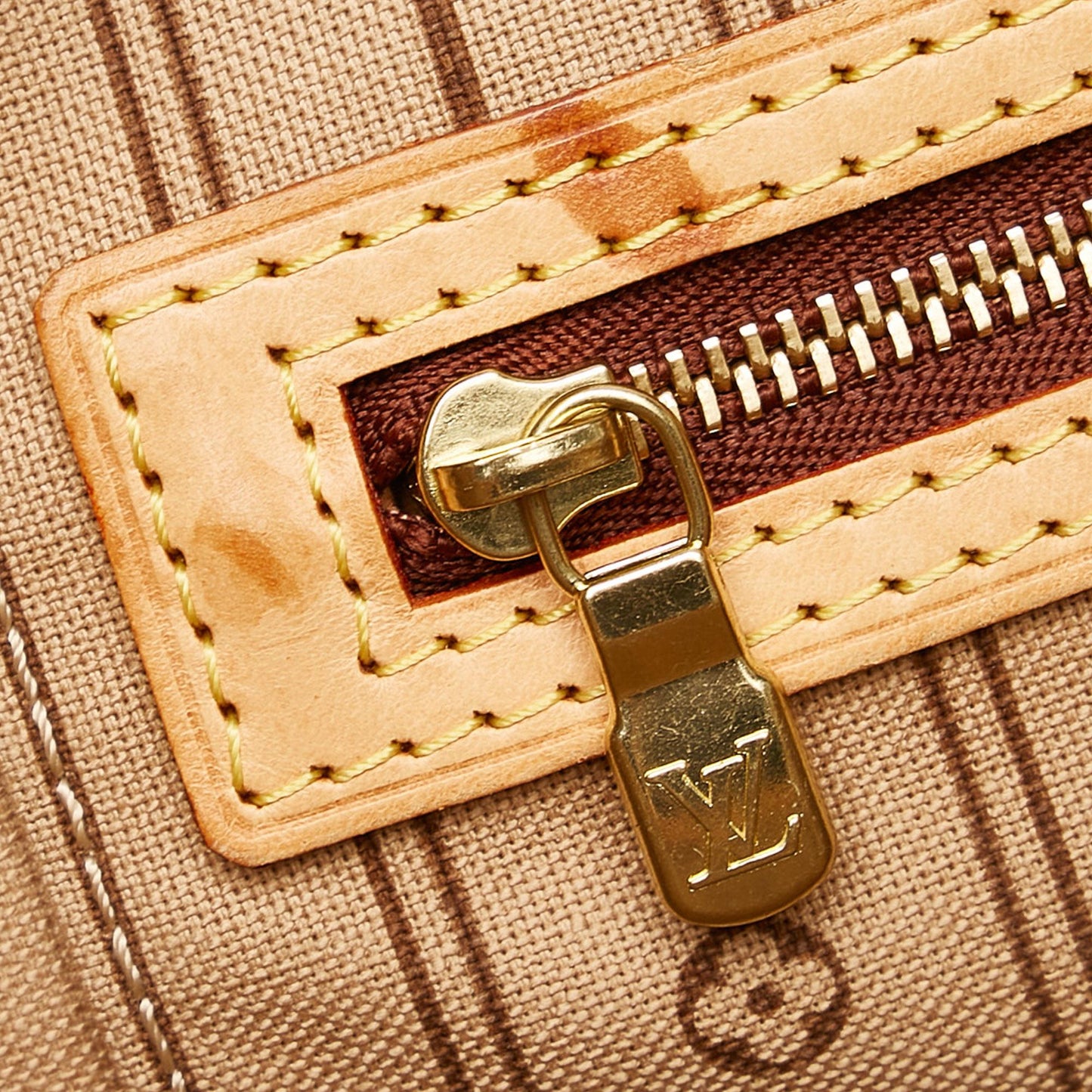 Louis Vuitton Monogram Neverfull PM (SHG-oou6cz)