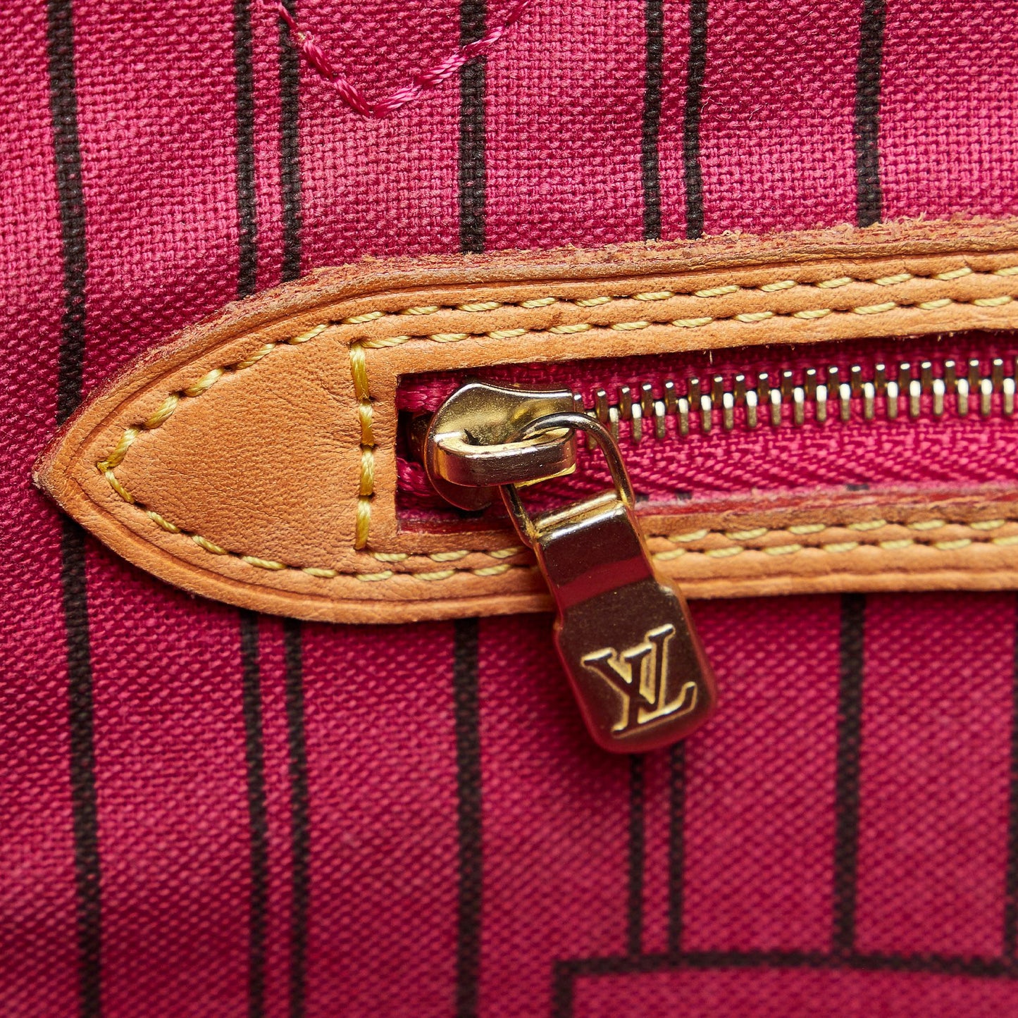 Louis Vuitton Monogram Neverfull PM (SHG-MKIg7L)