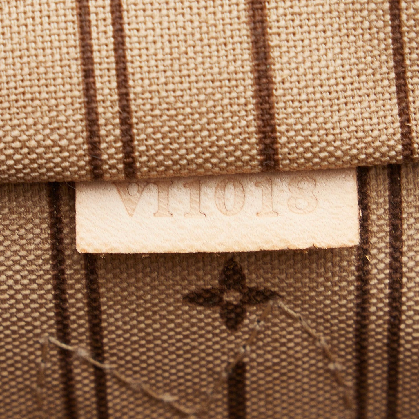 Louis Vuitton Monogram Neverfull PM (SHG-FnV3Ct)