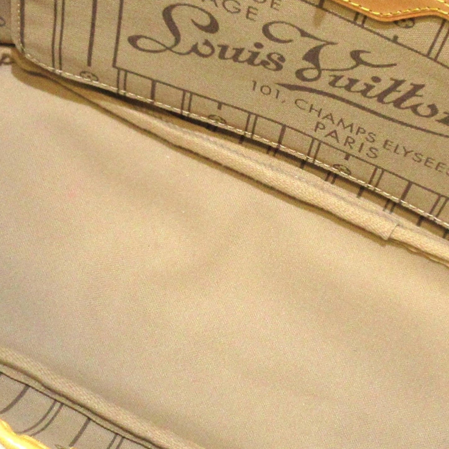 Louis Vuitton Monogram Neverfull PM (SHG-Z27Ogd)