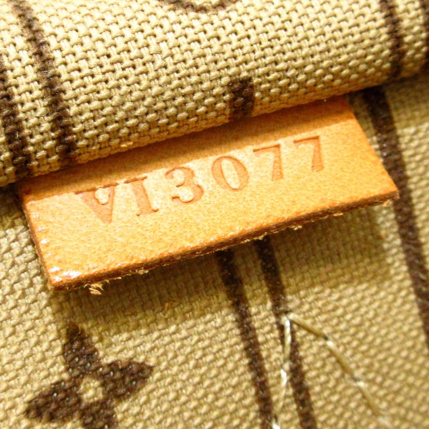 Louis Vuitton Monogram Neverfull PM (SHG-vsICcJ)