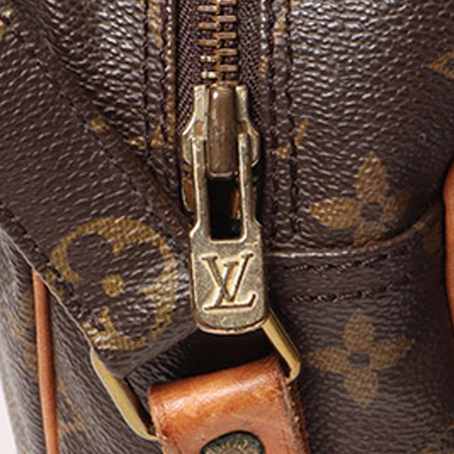 Louis Vuitton Monogram Nile (SHG-U9Y5gQ)