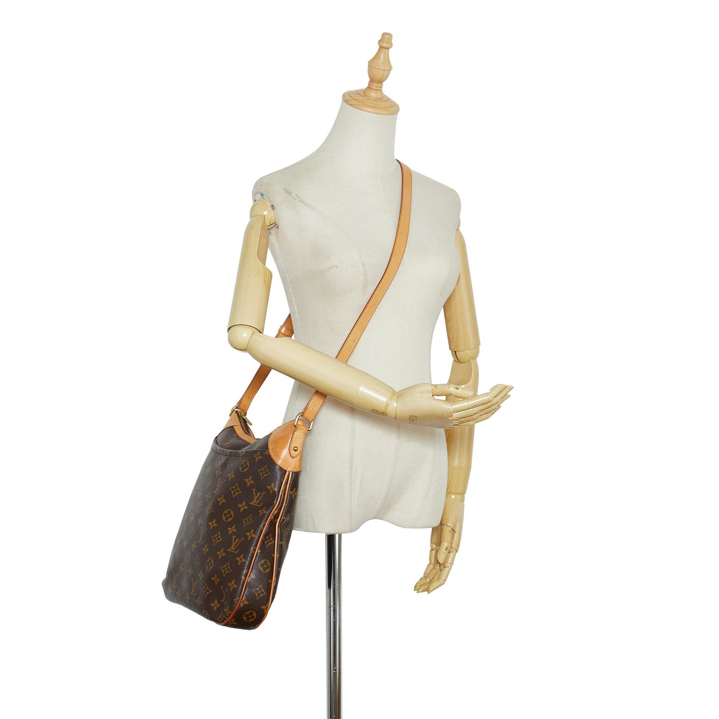 Louis Vuitton Monogram Odeon PM (SHG-OUJztx)