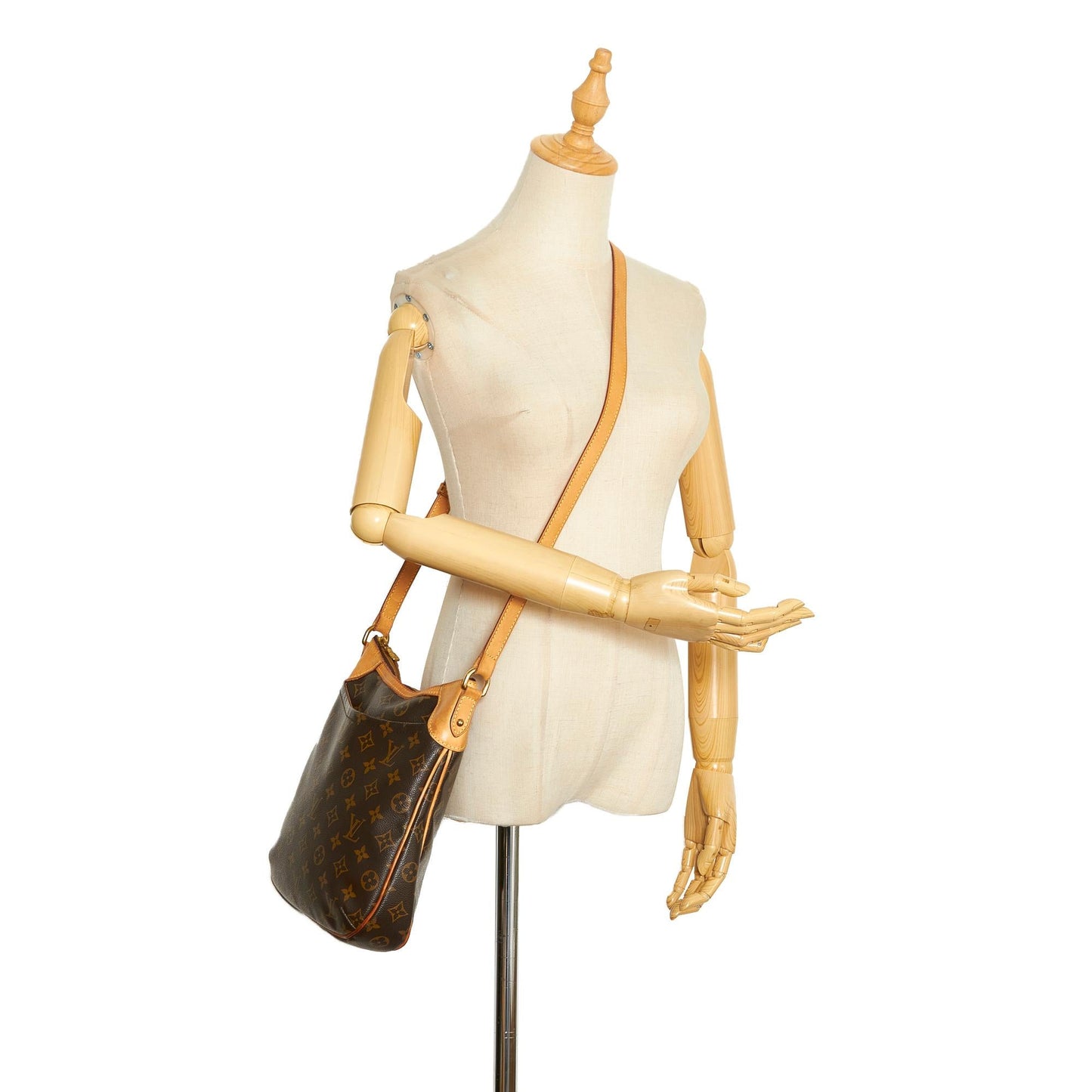 Louis Vuitton Monogram Odeon PM (SHG-ywoAzt)