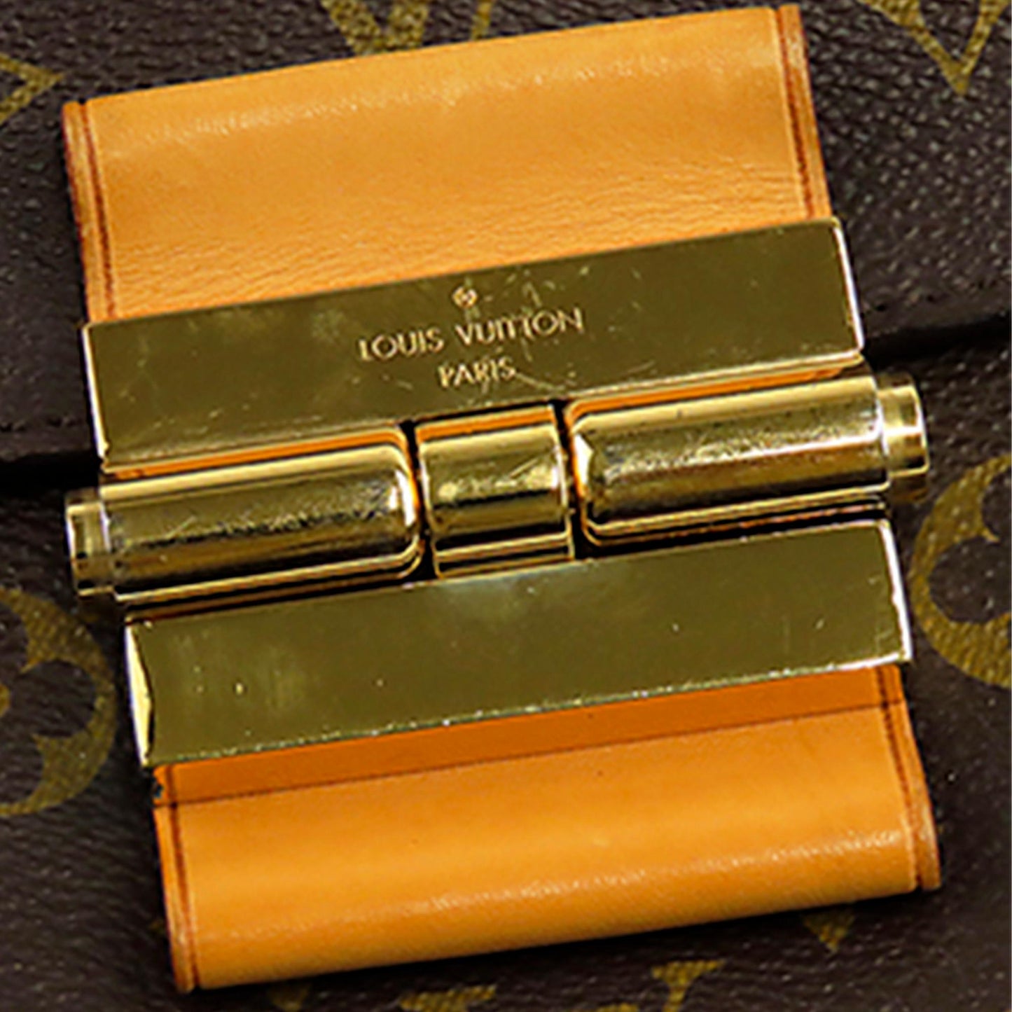 Louis Vuitton Monogram Olympe MM (SHG-QzpVuv)