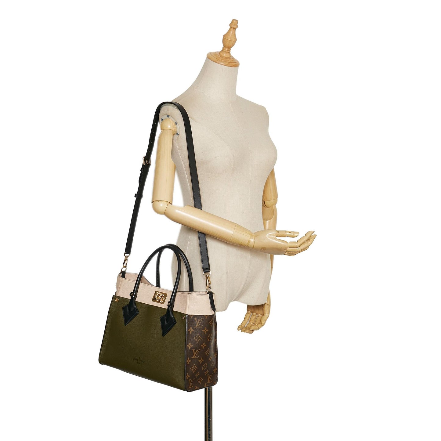 Louis Vuitton Monogram On My Side (SHG-TRT71o)