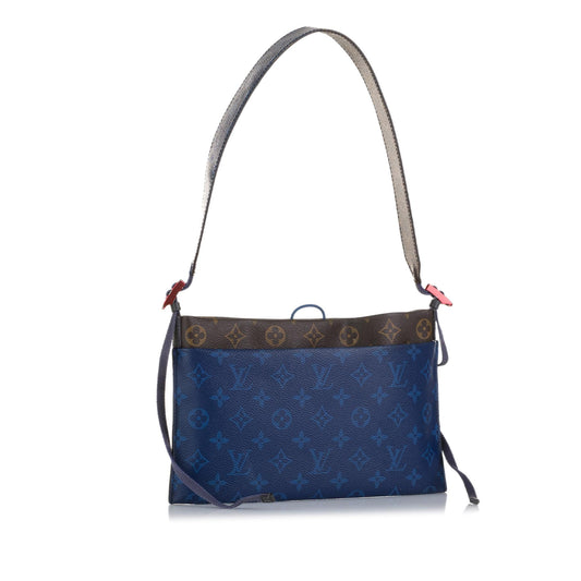 Louis Vuitton Monogram Pacific Outdoor Pouch (SHG-xVf7t5)