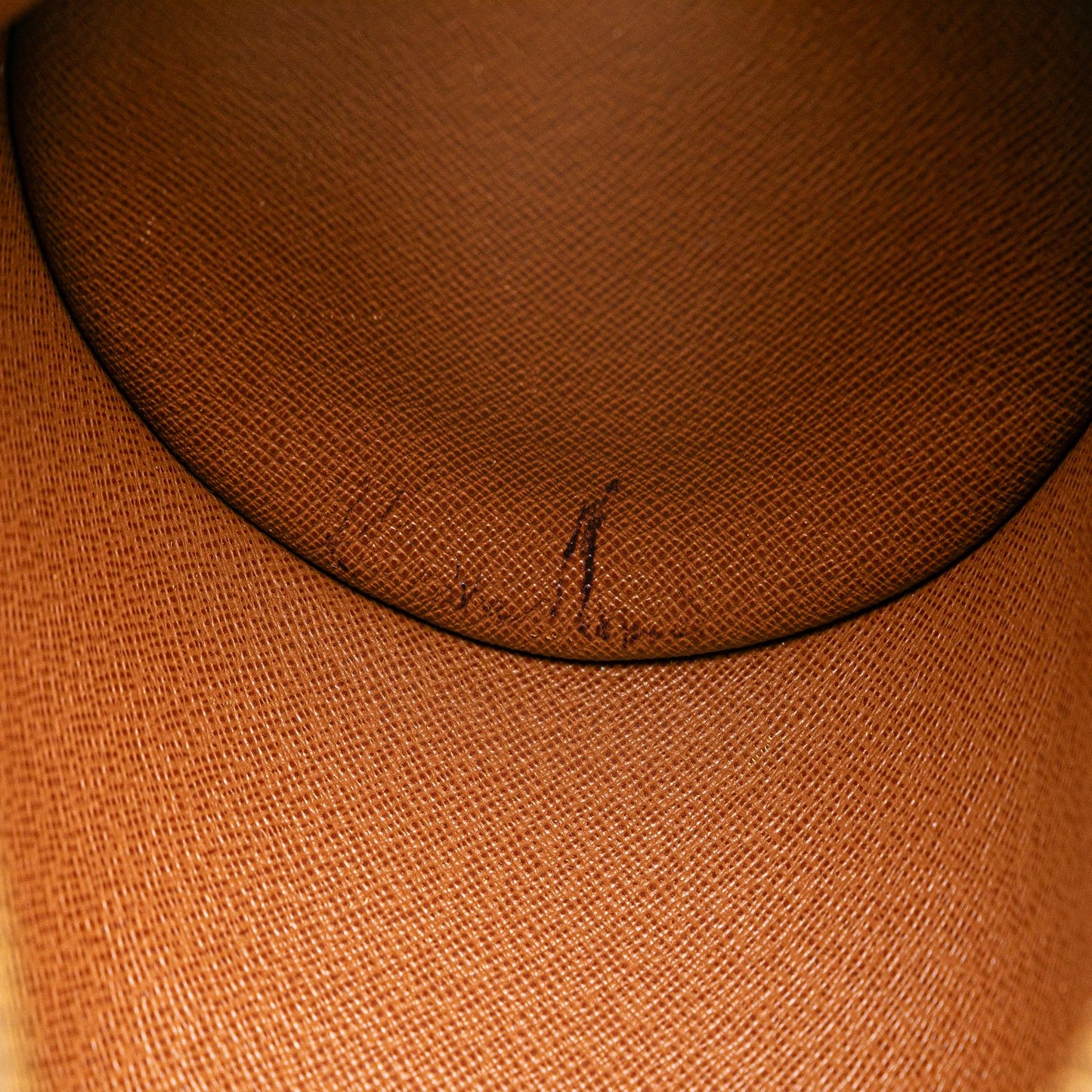 Louis Vuitton Monogram Papillon 28 (SHG-pJpq0o)