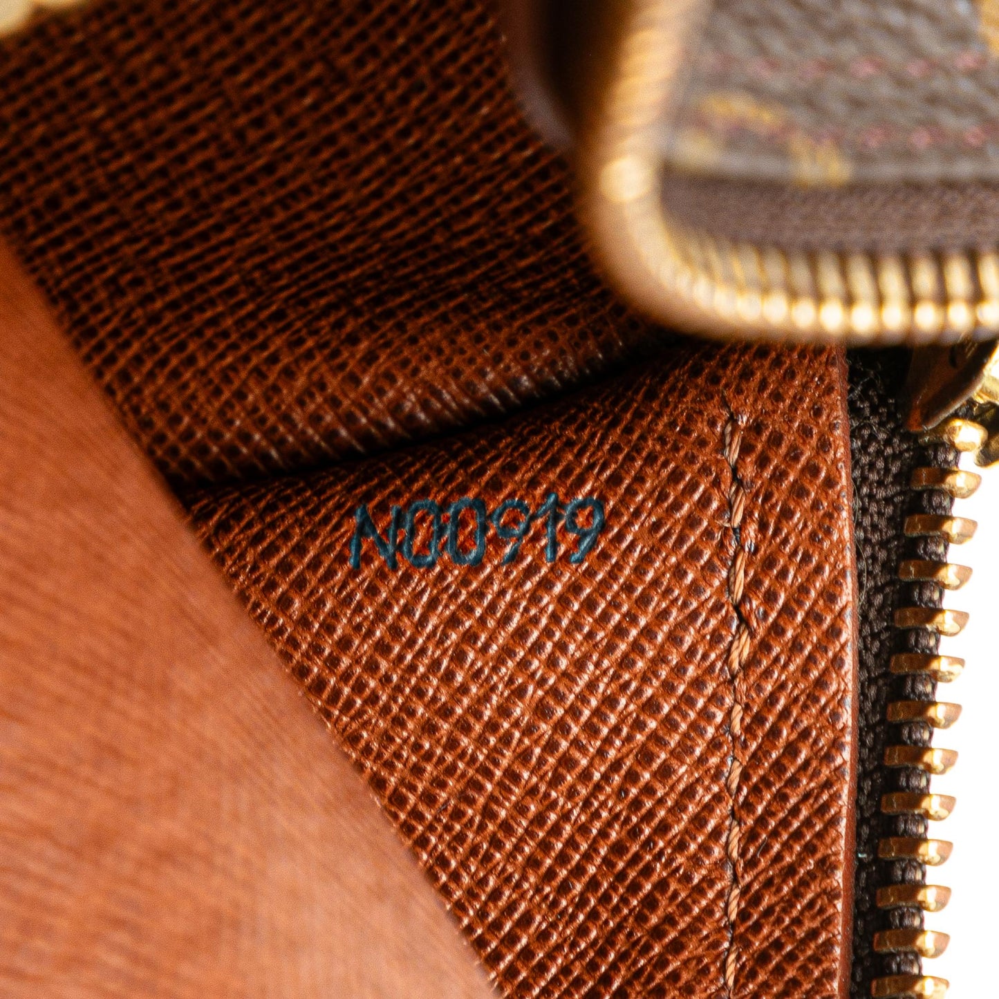 Louis Vuitton Monogram Papillon 30 (SHG-WHgOME)