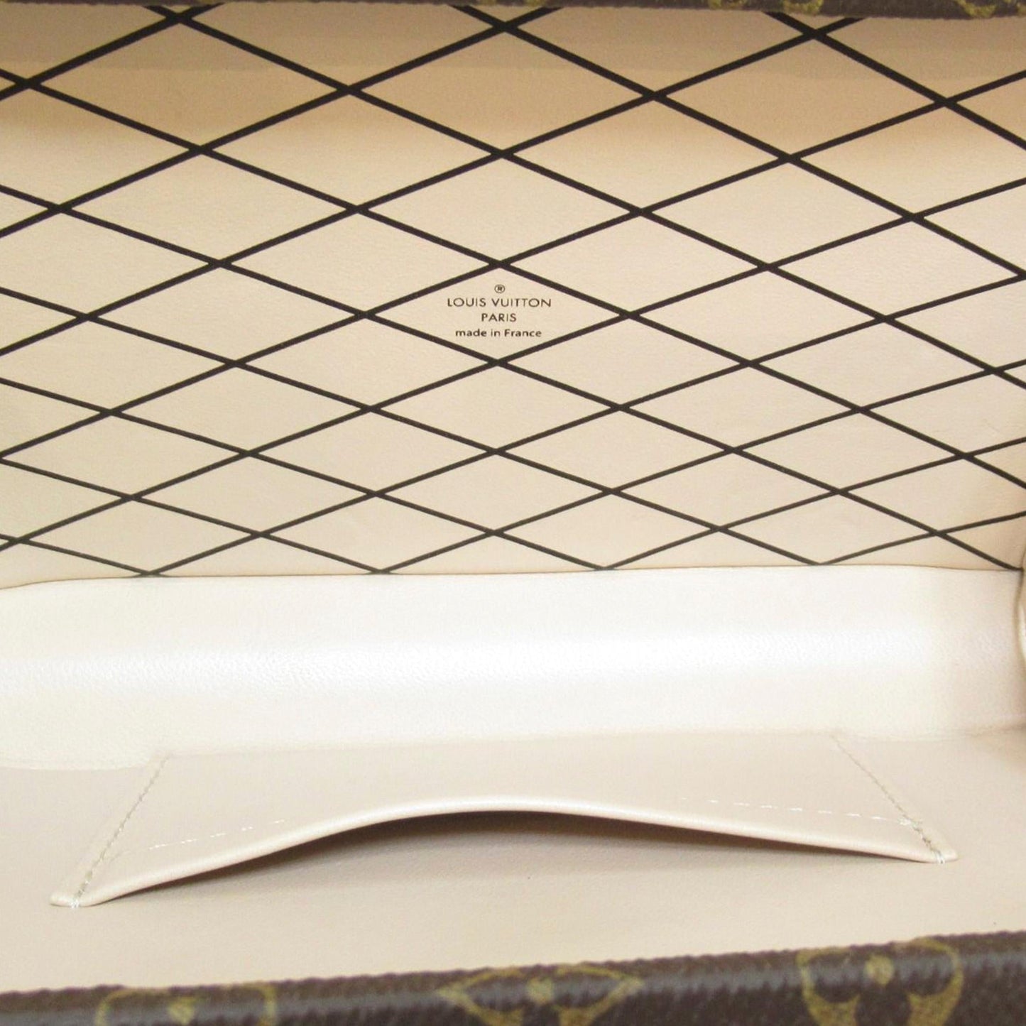 Louis Vuitton Monogram Parisian Petite Malle (SHG-TKMX3f)