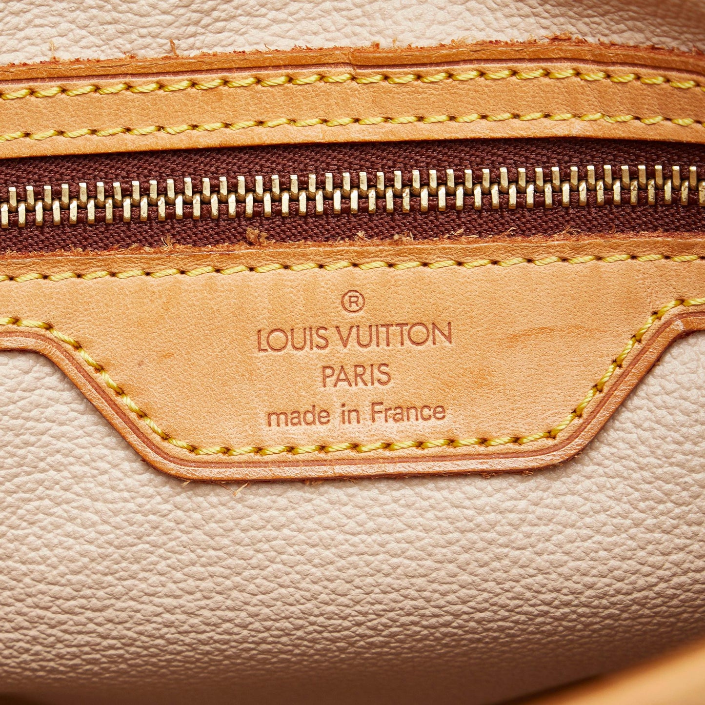 Louis Vuitton Monogram Petit Bucket (SHG-NQ4Yrd)