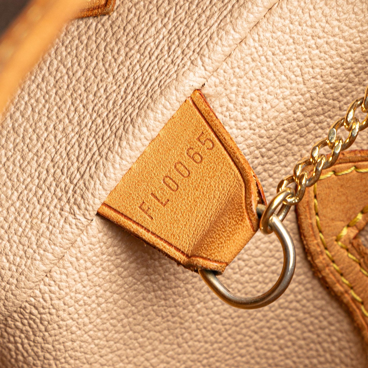Louis Vuitton Monogram Petit Bucket (SHG-uJIo6X)