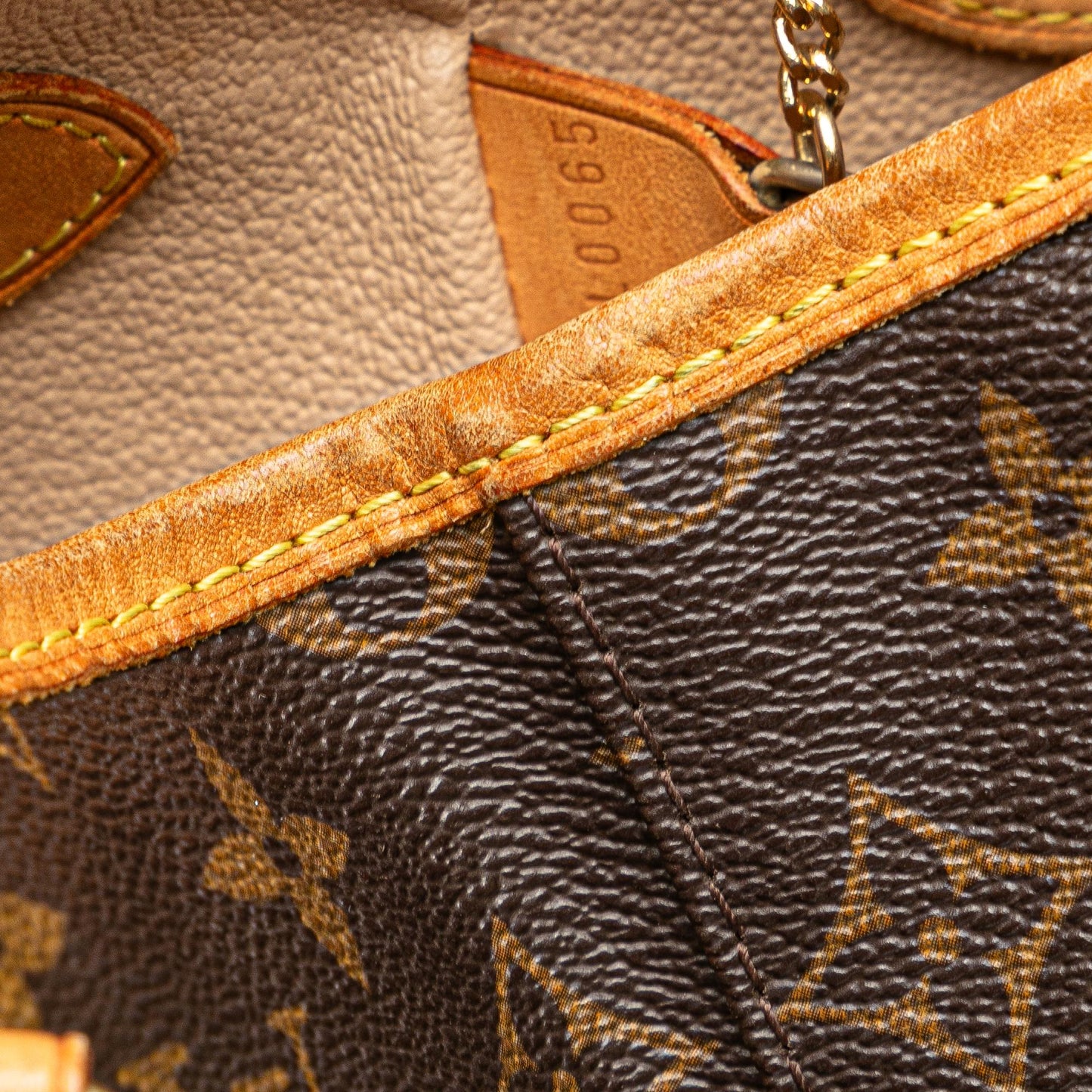 Louis Vuitton Monogram Petit Bucket (SHG-uJIo6X)