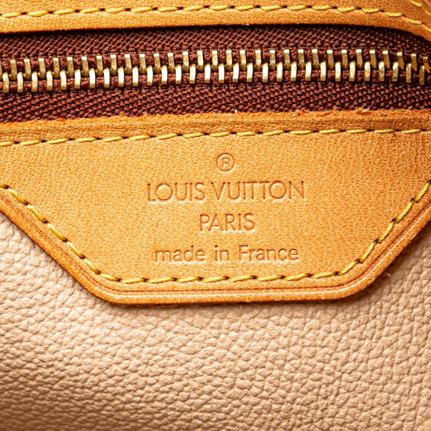 Louis Vuitton Monogram Petit Bucket (SHG-uJIo6X)