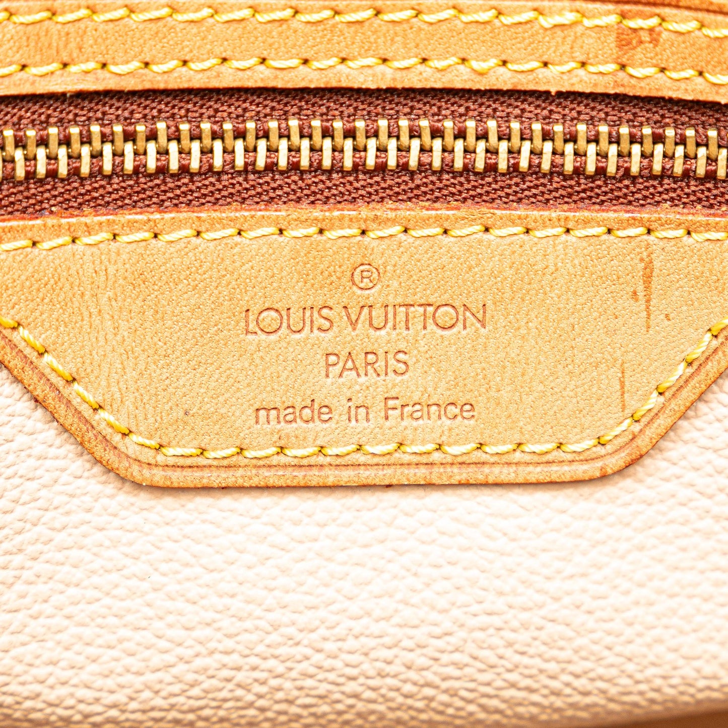 Louis Vuitton Monogram Petit Bucket (SHG-YEzqlW)