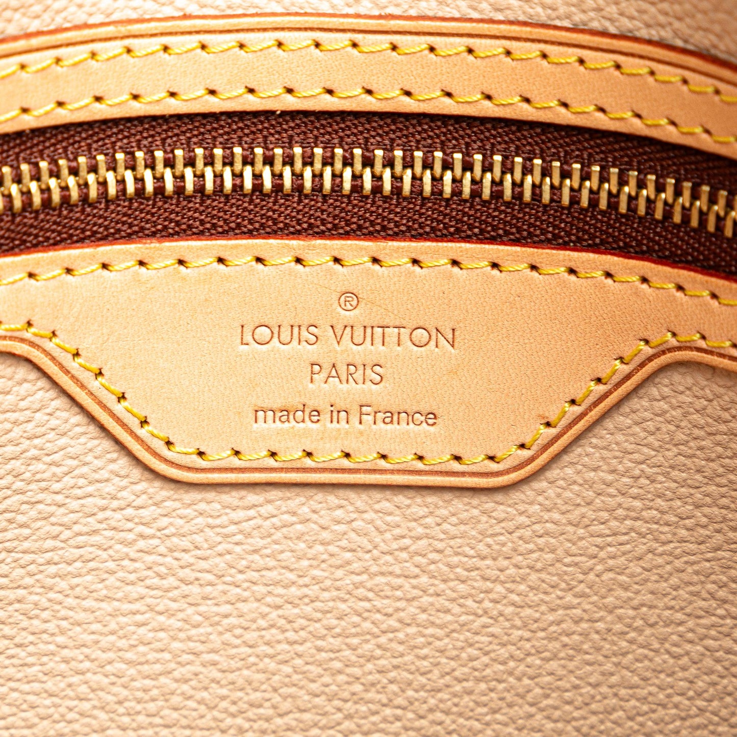 Louis Vuitton Monogram Petit Bucket (SHG-lrJsZ1)