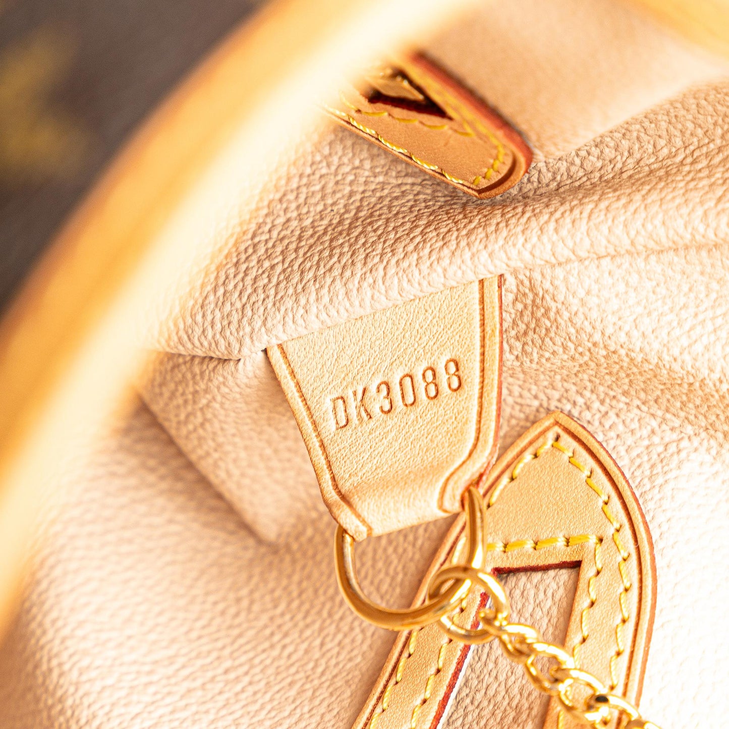 Louis Vuitton Monogram Petit Bucket (SHG-lrJsZ1)