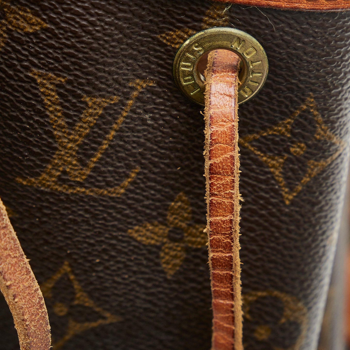 Louis Vuitton Monogram Petit Noe (SHG-vT3T0r)