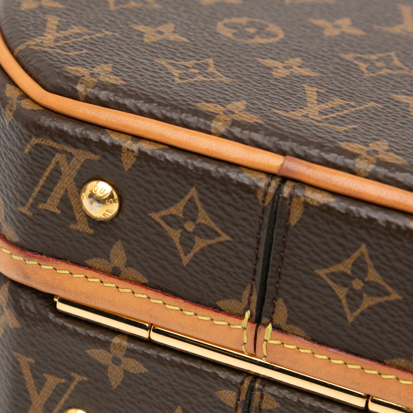 Louis Vuitton Monogram Petite Boite Chapeau (SHG-OphNuW)