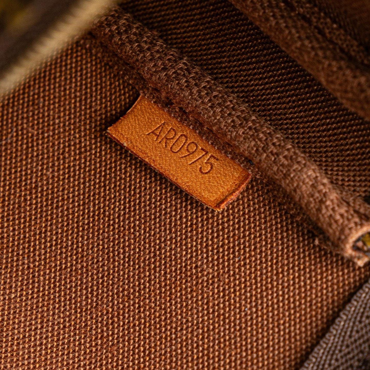 Louis Vuitton Monogram Pochette Accessoires (SHG-zwG3nU)