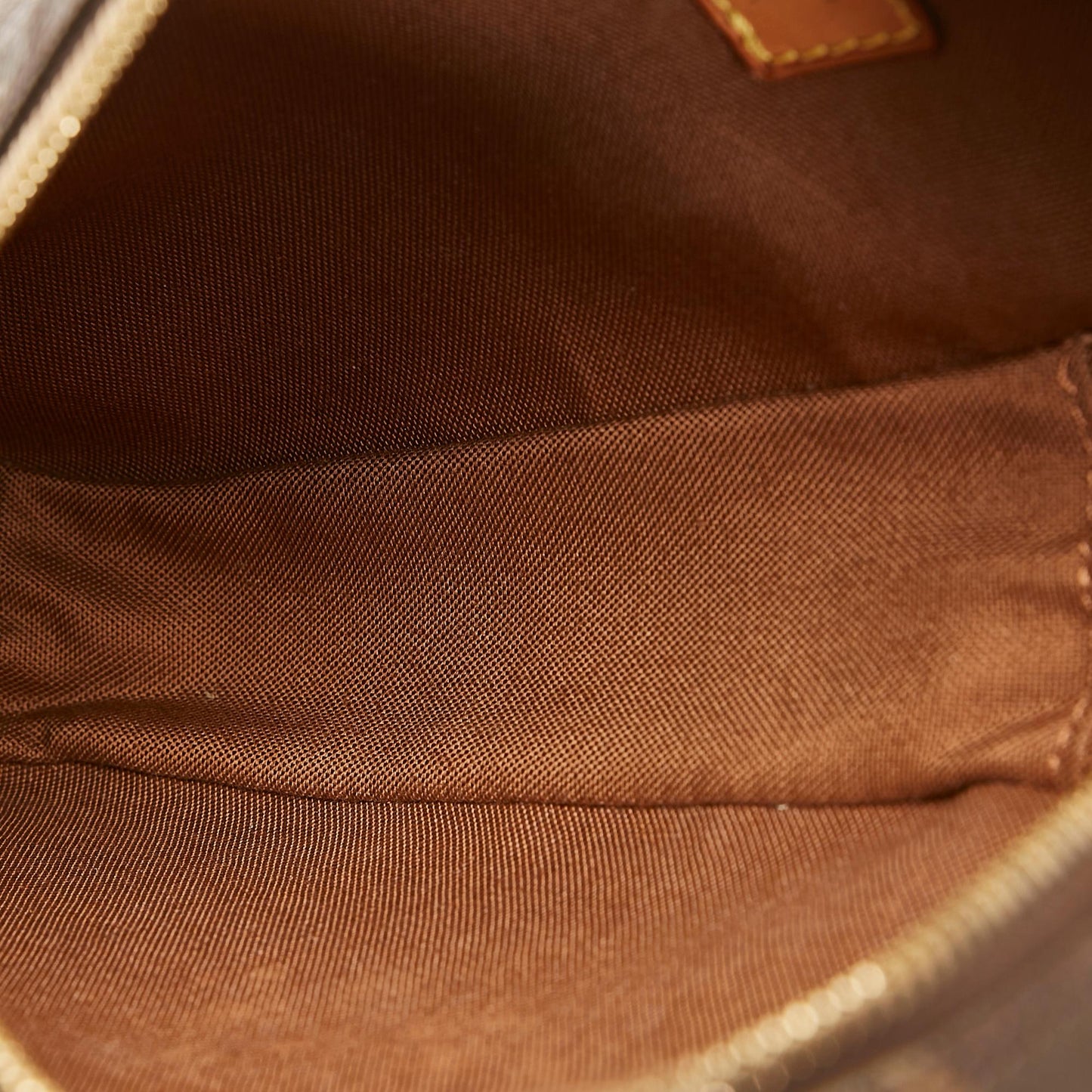 Louis Vuitton Monogram Pochette Gange (SHG-L9EoNA)