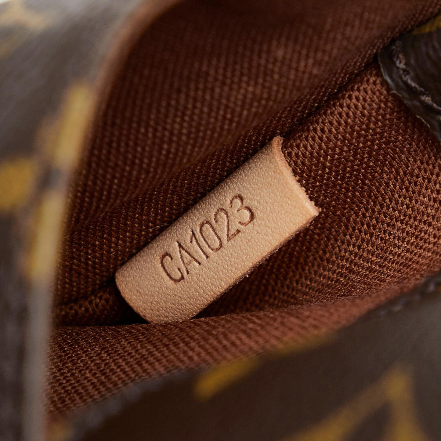 Louis Vuitton Monogram Pochette Gange (SHG-l2cetC)