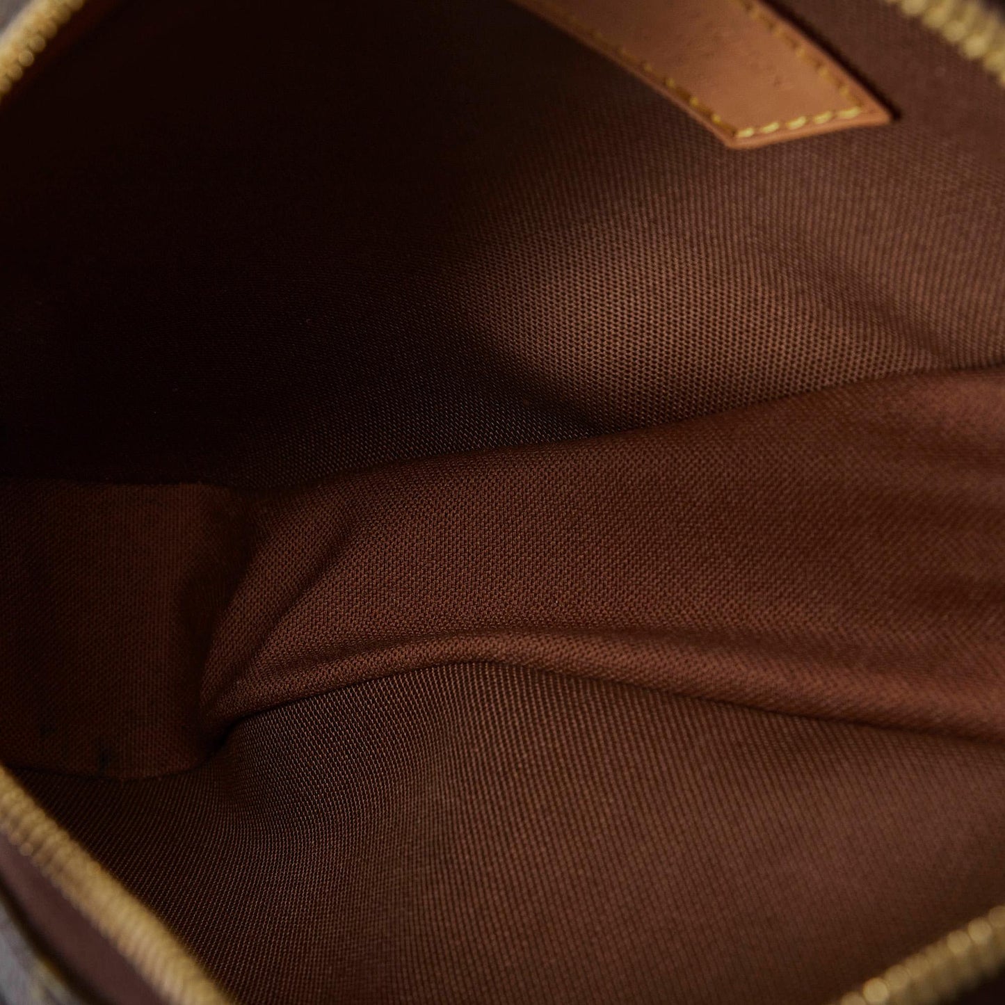 Louis Vuitton Monogram Pochette Gange (SHG-zpN6UZ)