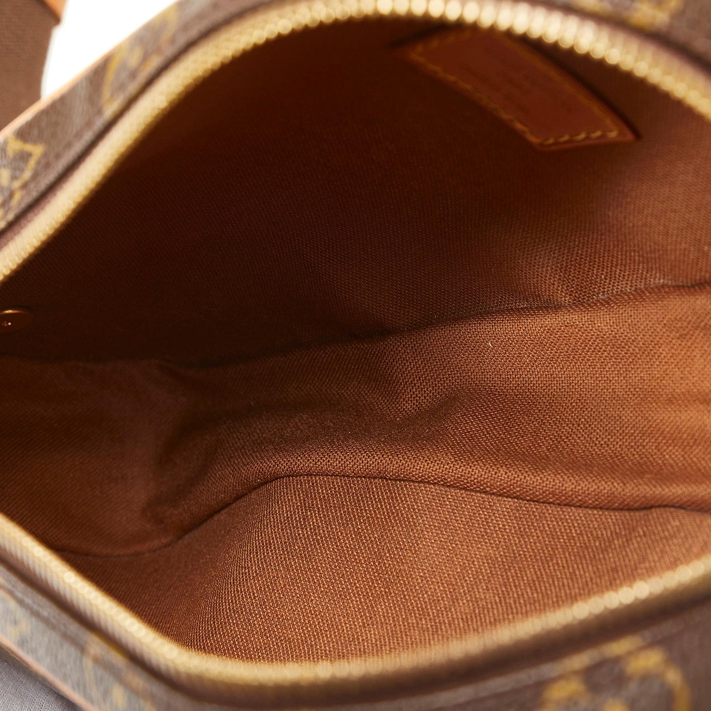 Louis Vuitton Monogram Pochette Gange (SHG-DH7krZ)