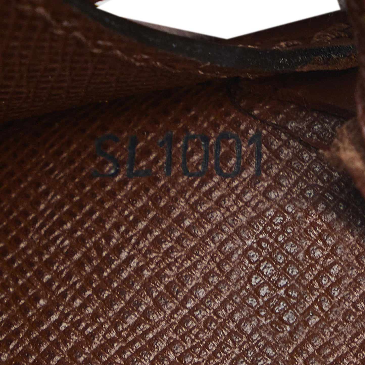 Louis Vuitton Monogram Pochette Homme (SHG-T6YxWx)