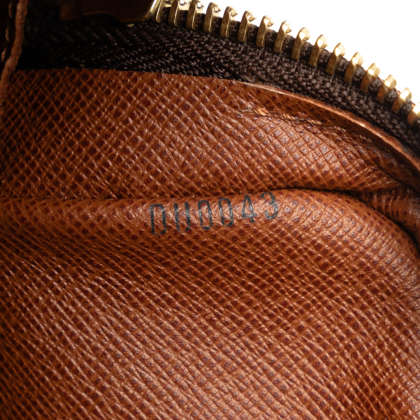Louis Vuitton Monogram Pochette Marly Bandouliere (SHG-J0BLHI)