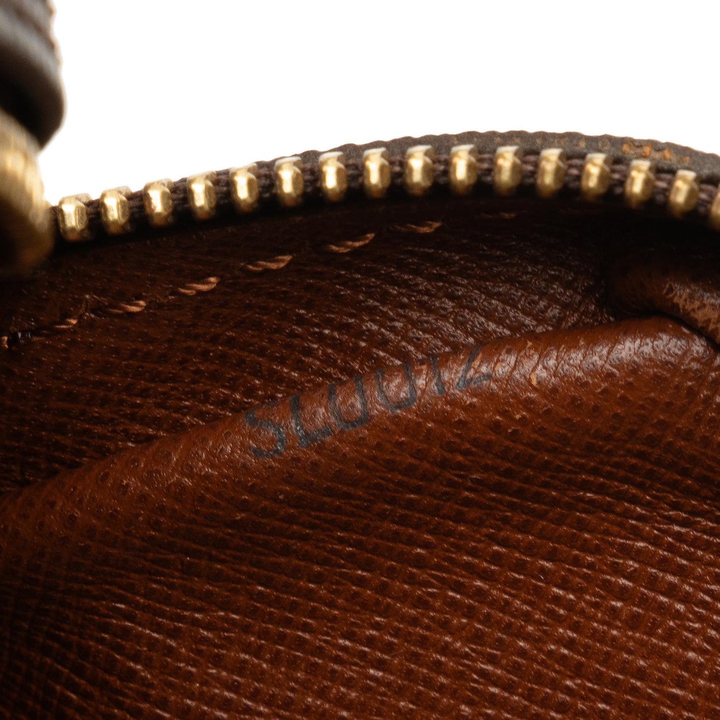 Louis Vuitton Monogram Pochette Marly Bandouliere (SHG-gxbvhA)