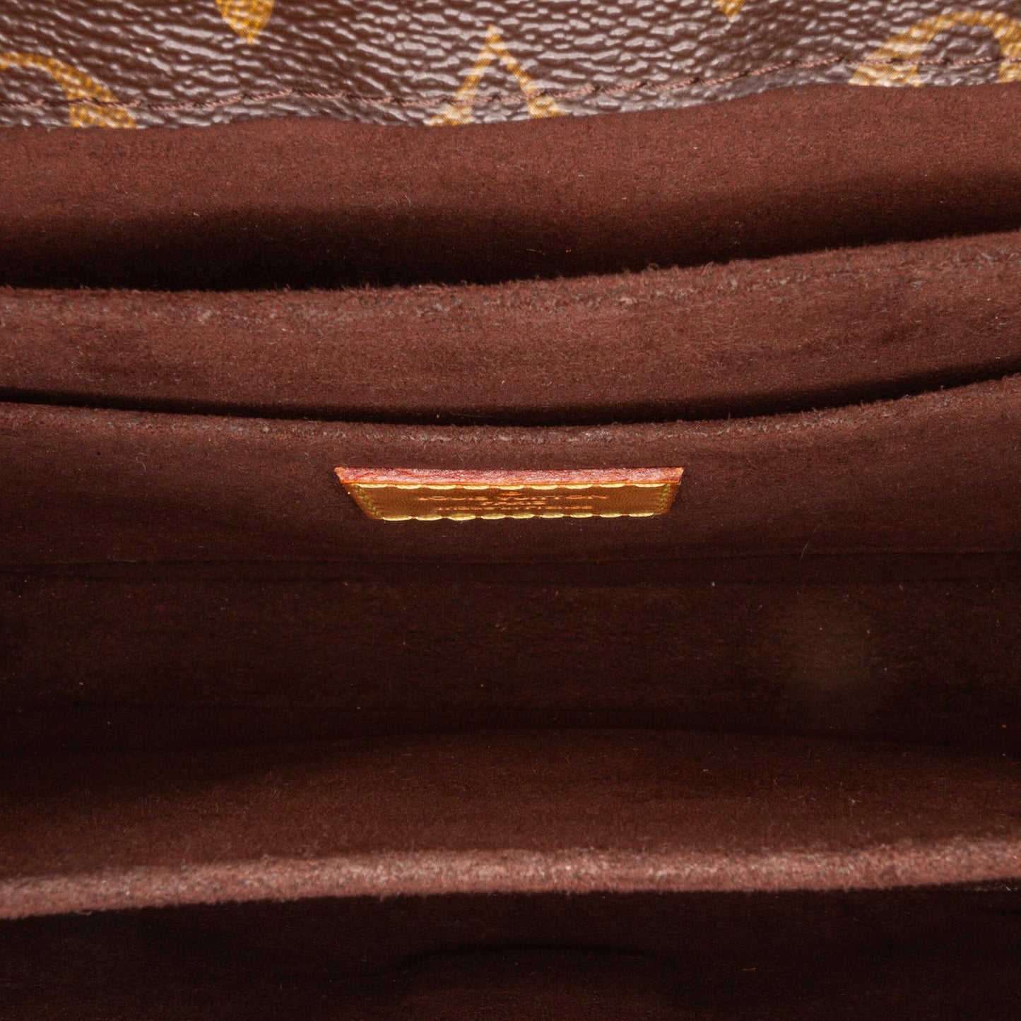Louis Vuitton Monogram Pochette Metis (SHG-7GfAoc)