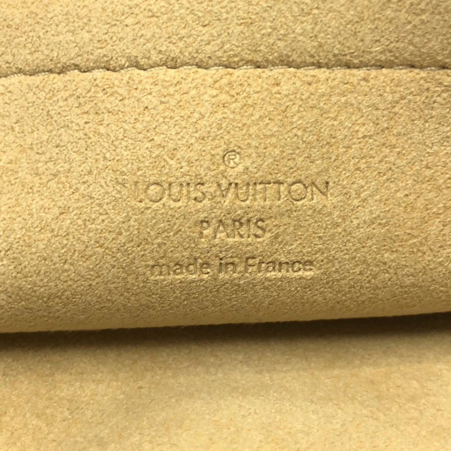 Louis Vuitton Monogram Pochette Milla MM (SHG-iBlnj0)