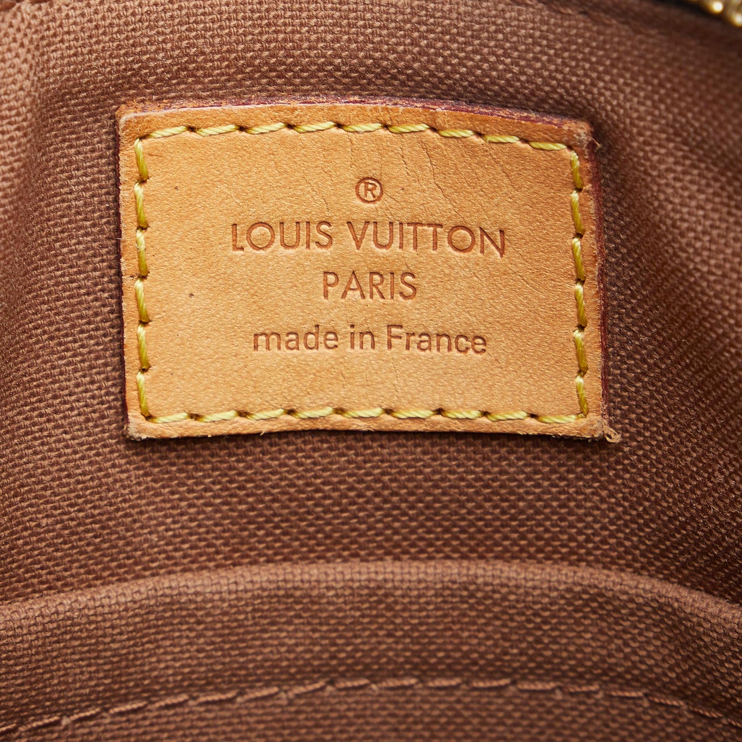 Louis Vuitton Monogram Pochette Valmy (SHG-NC9xDn)
