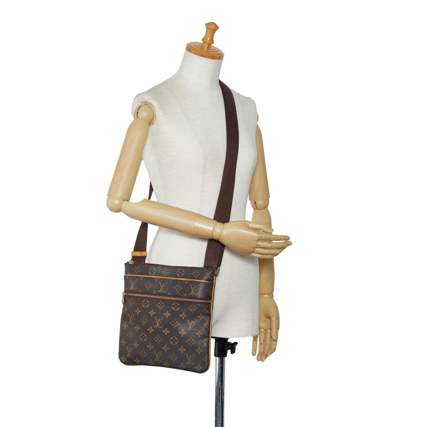 Louis Vuitton Monogram Pochette Valmy (SHG-NC9xDn)