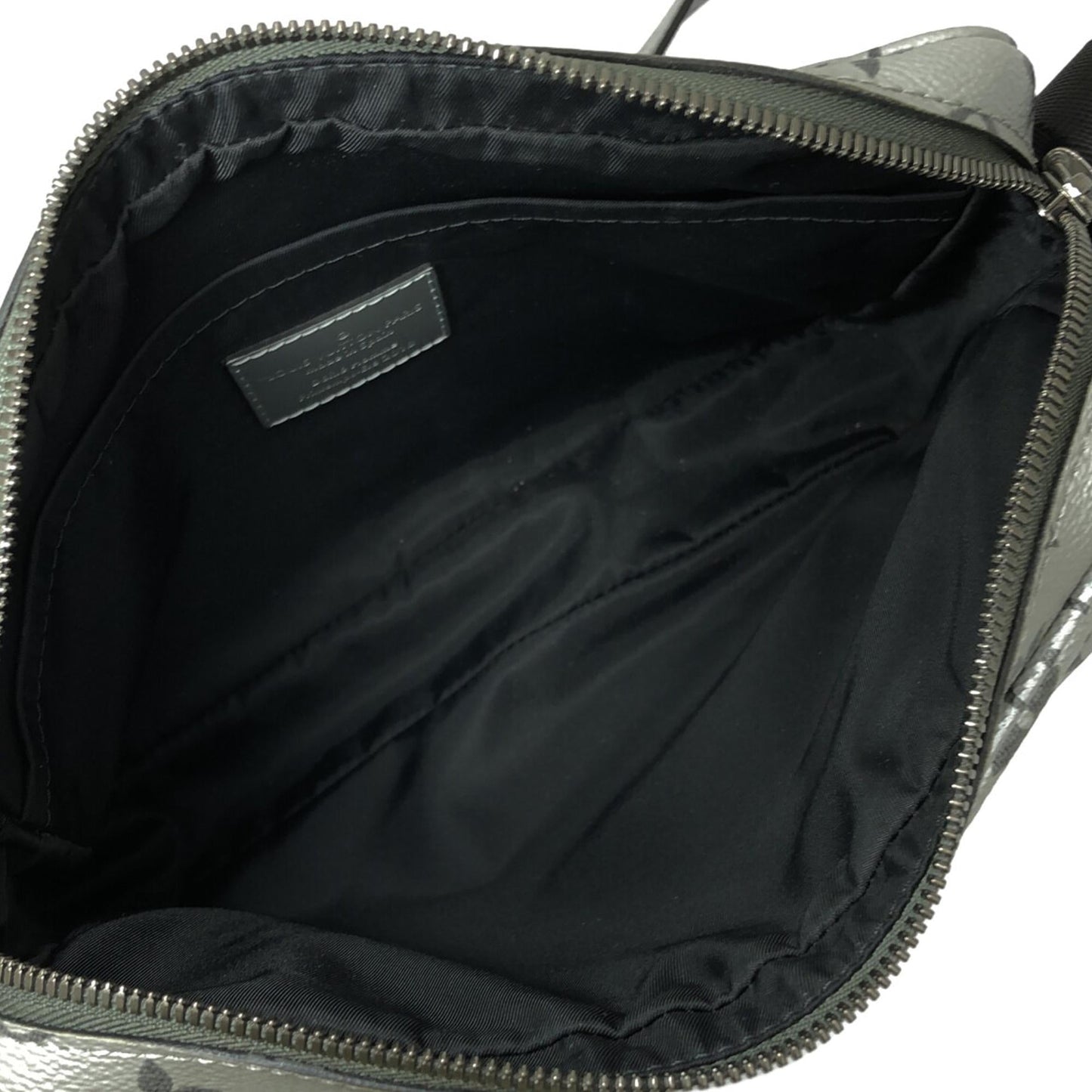Louis Vuitton Monogram Reflect Outdoor Messenger PM (SHG-QntoSq)